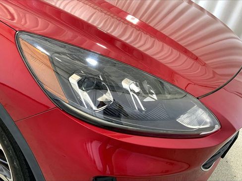 Used 2022 Ford Escape SE w/ SE Sport Appearance Package FWD image 12