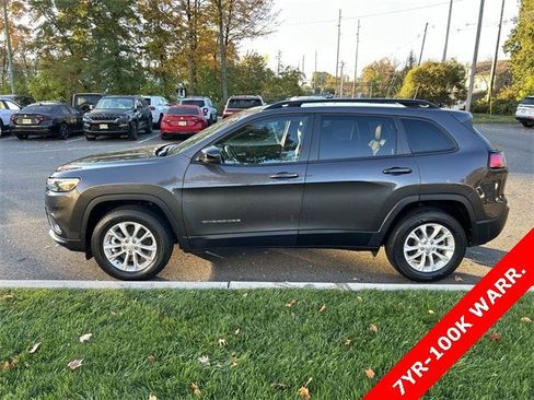 Certified 2022 Jeep Cherokee Latitude Lux w/ Sun & Sound Group image 5