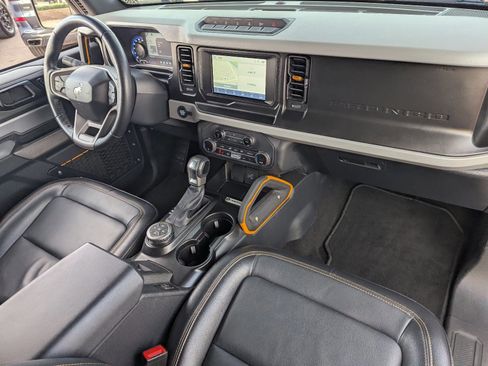 Used 2023 Ford Bronco Badlands w/ Sasquatch Package image 13