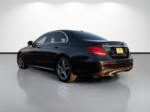 Used 2018 Mercedes-Benz E 300 image 3
