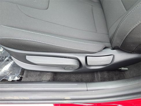 New 2025 Hyundai Elantra SEL image 12