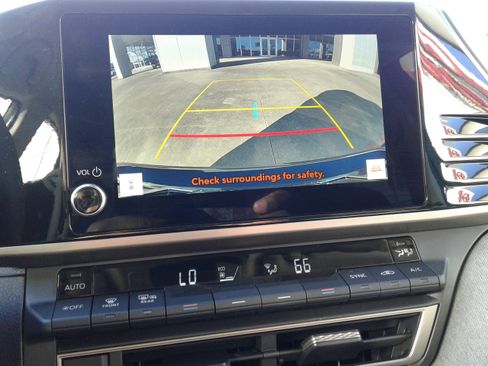 Used 2025 Toyota Camry LE image 19