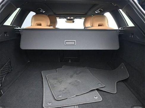 Used 2023 Volvo XC60 B5 Ultimate w/ Protection Package Premier image 32
