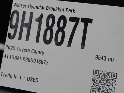 Used 2025 Toyota Camry XLE image 29