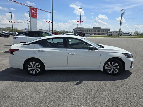Used 2024 Nissan Altima 2.5 S image 12