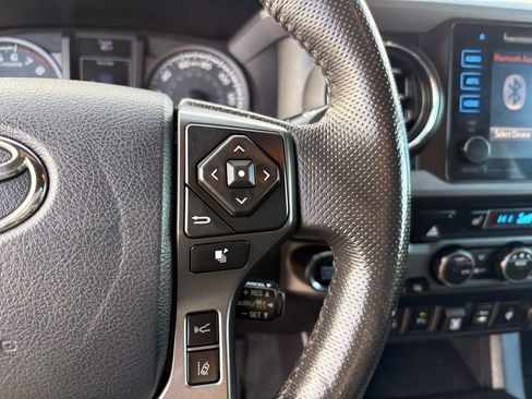 Used 2019 Toyota Tacoma TRD Off-Road image 25