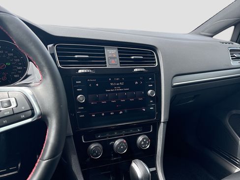 Used 2020 Volkswagen GTI SE FWD image 22