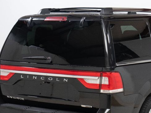 Used 2015 Lincoln Navigator 2WD image 14