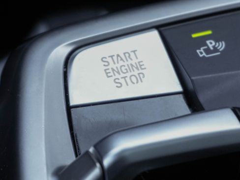 Certified 2025 BMW X2 xDrive28i image 23