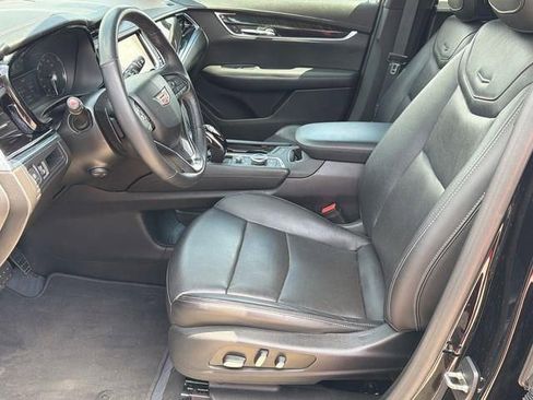 Used 2020 Cadillac XT6 Premium Luxury FWD image 9