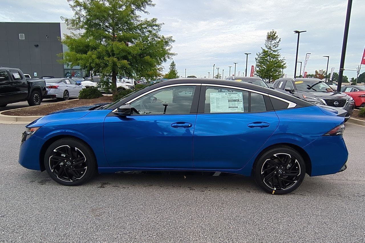 New 2026 Nissan Sentra SR w/ Floor Mat Package FWD image 7