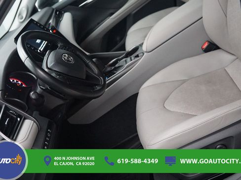 Used 2023 Toyota Camry XSE w/ Navigation Package FWD image 9
