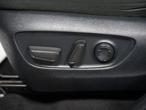 Certified 2025 Toyota RAV4 XLE FWD image 33