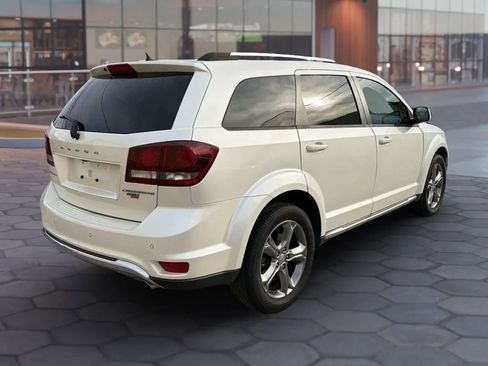 Used 2017 Dodge Journey Crossroad w/ Popular Equipment Group FWD image 12
