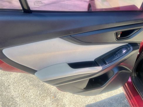 Used 2018 Subaru Impreza 2.0i image 9