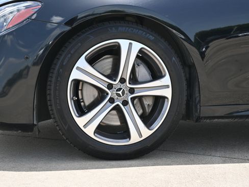 Used 2017 Mercedes-Benz E 300 image 32