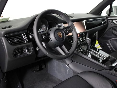 New 2026 Porsche Macan S image 4