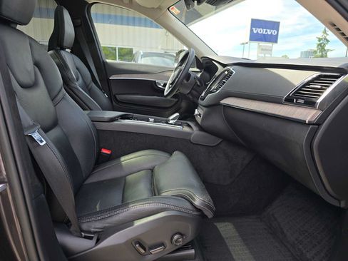 Certified 2023 Volvo XC90 B6 Ultimate w/ Lounge Package AWD/4WD image 12
