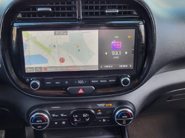 Used 2023 Kia Soul GT-Line FWD image 12