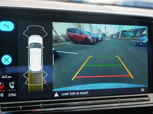 New 2025 Volkswagen Atlas SE image 10