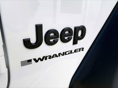 Used 2026 Jeep Wrangler Sport AWD/4WD image 10