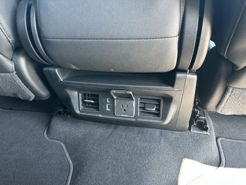 Used 2026 GMC Sierra 1500 SLT AWD/4WD image 33