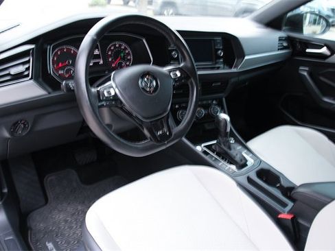 Used 2020 Volkswagen Jetta R-Line w/ R-Line Cold Weather Package image 9