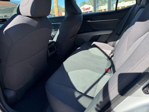 Used 2020 Toyota Camry LE image 10