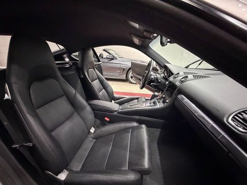 Used 2019 Porsche 718 Cayman RWD image 41