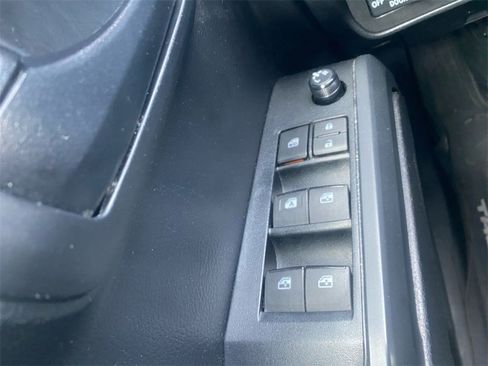 Used 2019 Toyota Tacoma SR image 17