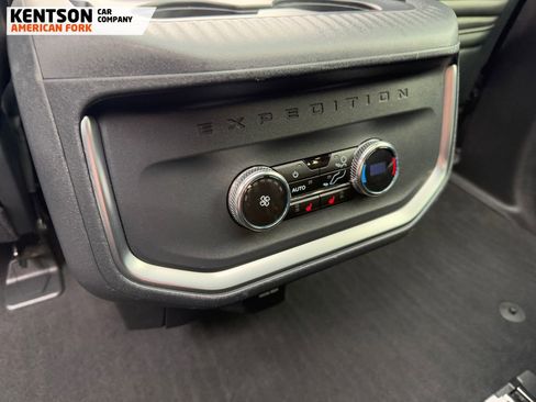 Used 2025 Ford Expedition Max Platinum w/ Stealth Appearance Package image 39