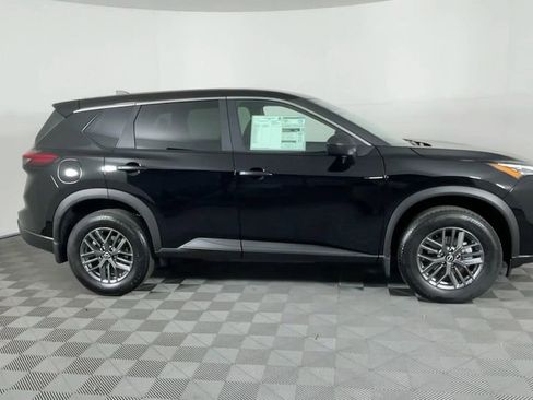 New 2025 Nissan Rogue S image 4