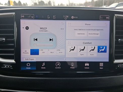 Used 2023 Chrysler Pacifica Touring-L image 27