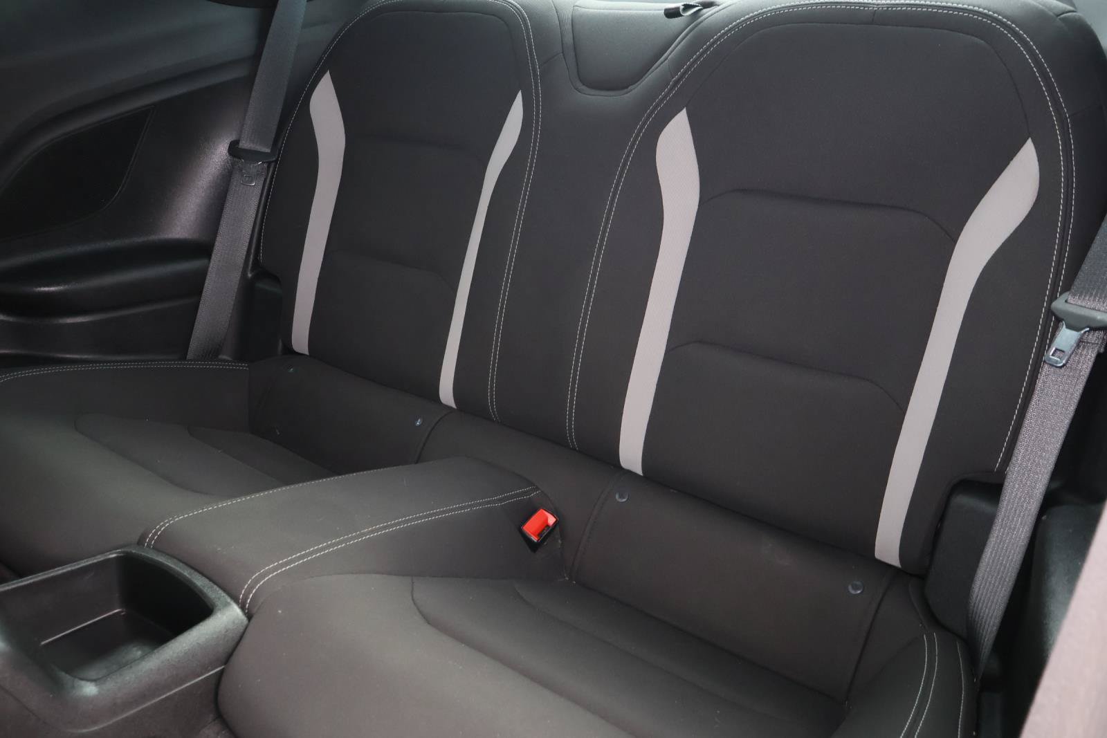 Used 2020 Chevrolet Camaro LT w/ Technology Package RWD image 18