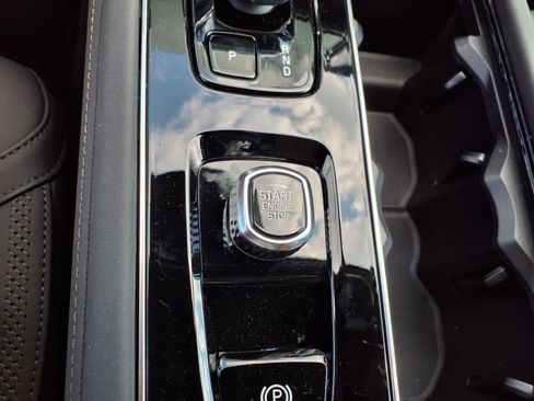 New 2025 Volvo XC90 B6 Core w/ Climate Package image 20