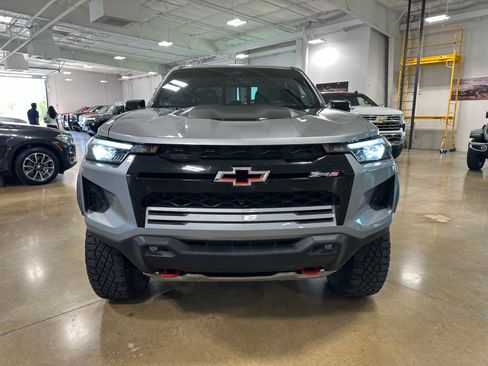 Used 2024 Chevrolet Colorado ZR2 w/ Technology Package AWD/4WD image 2