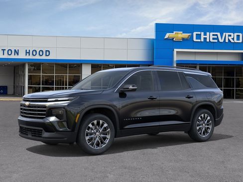 New 2026 Chevrolet Traverse LT w/ Sun and Wheel Package FWD image 2