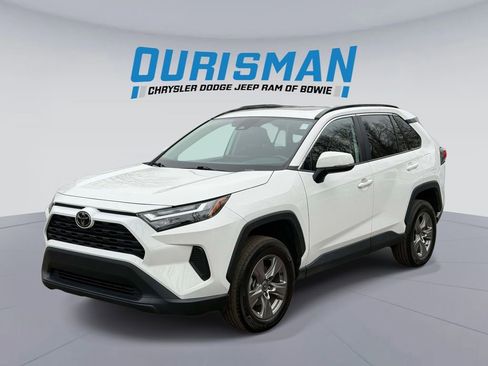 Used 2023 Toyota RAV4 XLE w/ Convenience Package image 5