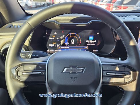 Used 2025 Chevrolet Colorado ZR2 w/ Technology Package image 18