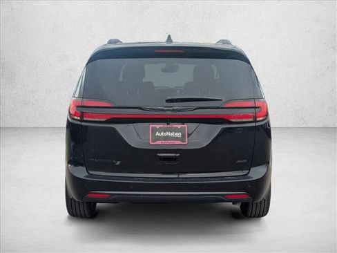 New 2026 Chrysler Pacifica Select w/ S Appearance Package AWD/4WD image 8