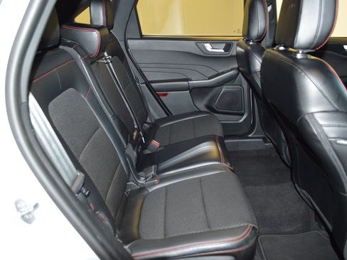 Used 2025 Ford Escape ST-Line Select AWD/4WD image 12