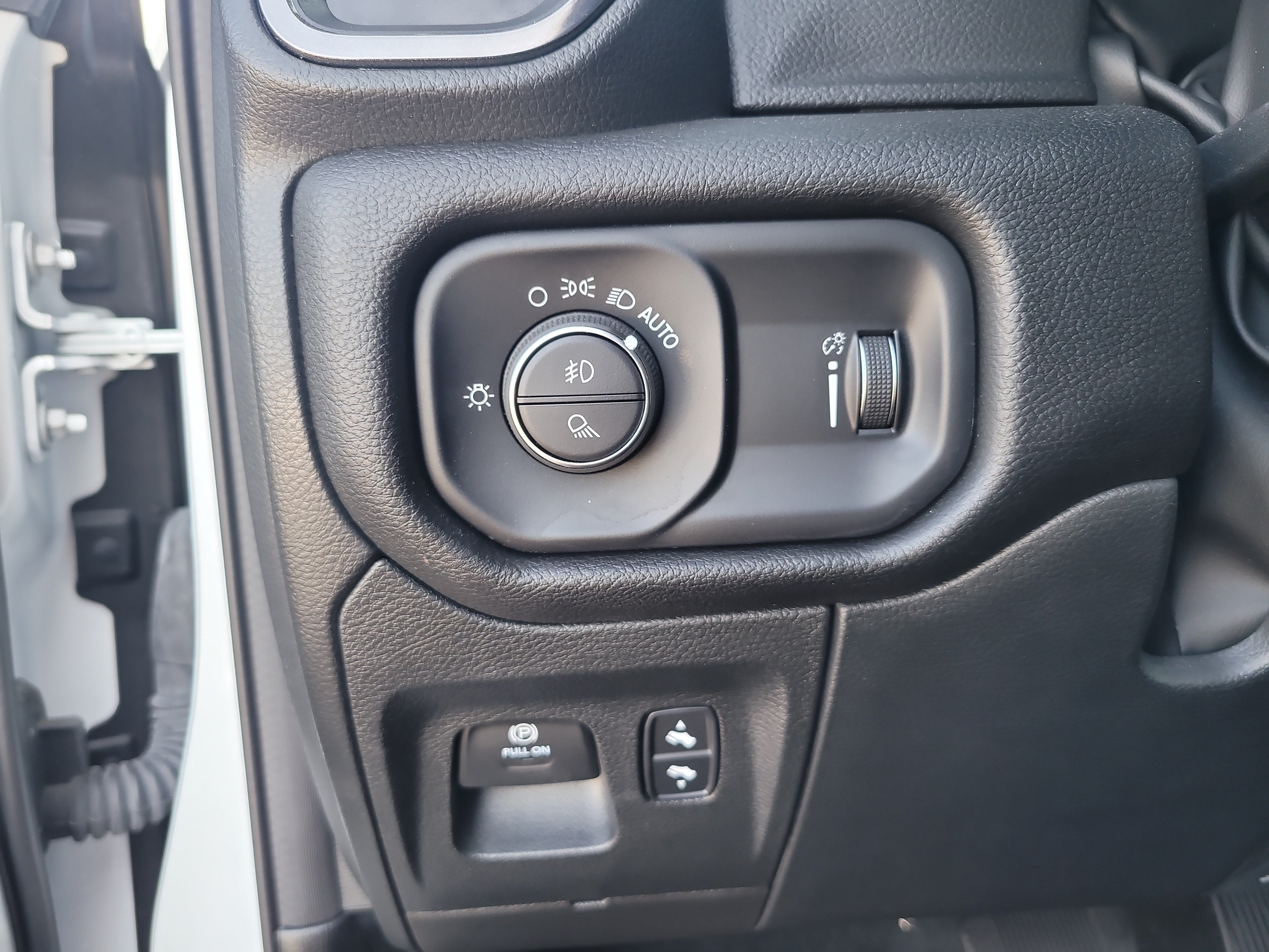 Used 2023 RAM 1500 Big Horn AWD/4WD image 31
