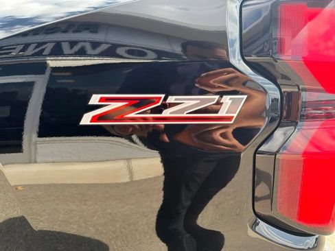 Certified 2024 Chevrolet Colorado Z71 w/ Z71 Convenience Package 2 AWD/4WD image 11