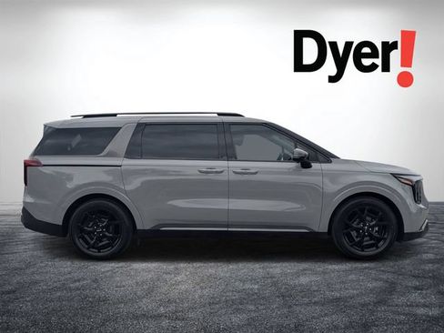 Certified 2025 Kia Carnival SX Prestige FWD image 2
