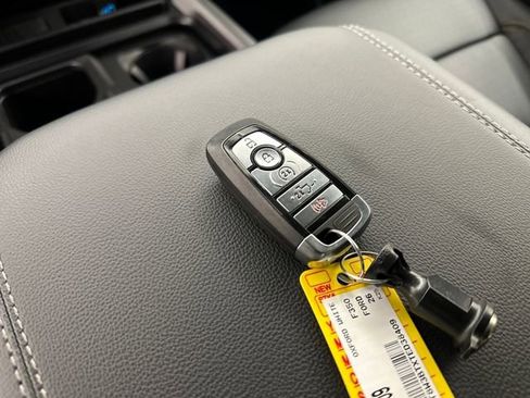 New 2026 Ford F350 Lariat w/ Black Appearance Package image 30