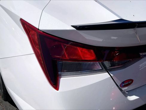 Used 2025 Hyundai Elantra Sport image 27