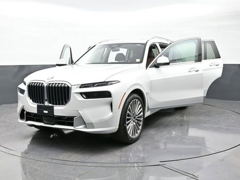 Used 2023 BMW X7 xDrive40i w/ Premium Package image 35