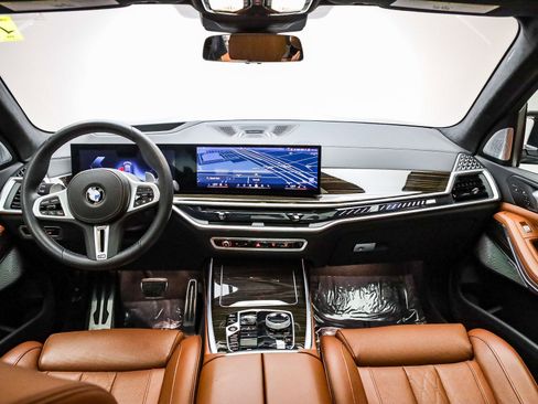 Certified 2025 BMW X7 M60i image 13