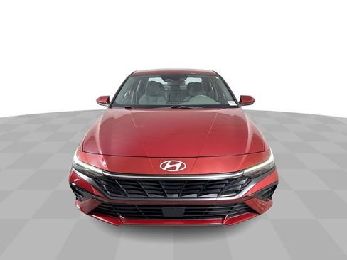 Used 2025 Hyundai Elantra SEL FWD image 3