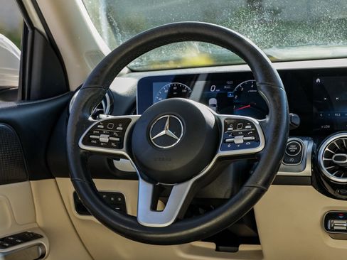 Used 2021 Mercedes-Benz GLB 250 image 25